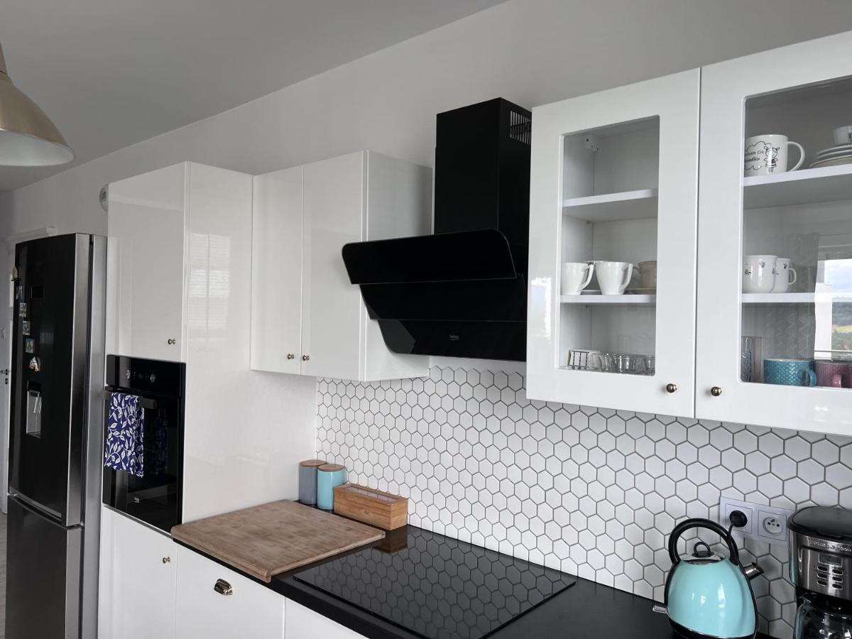 Apartament Z Tarasem Na Osiedlu Rakownica Jelenia Góra Eksteriør billede